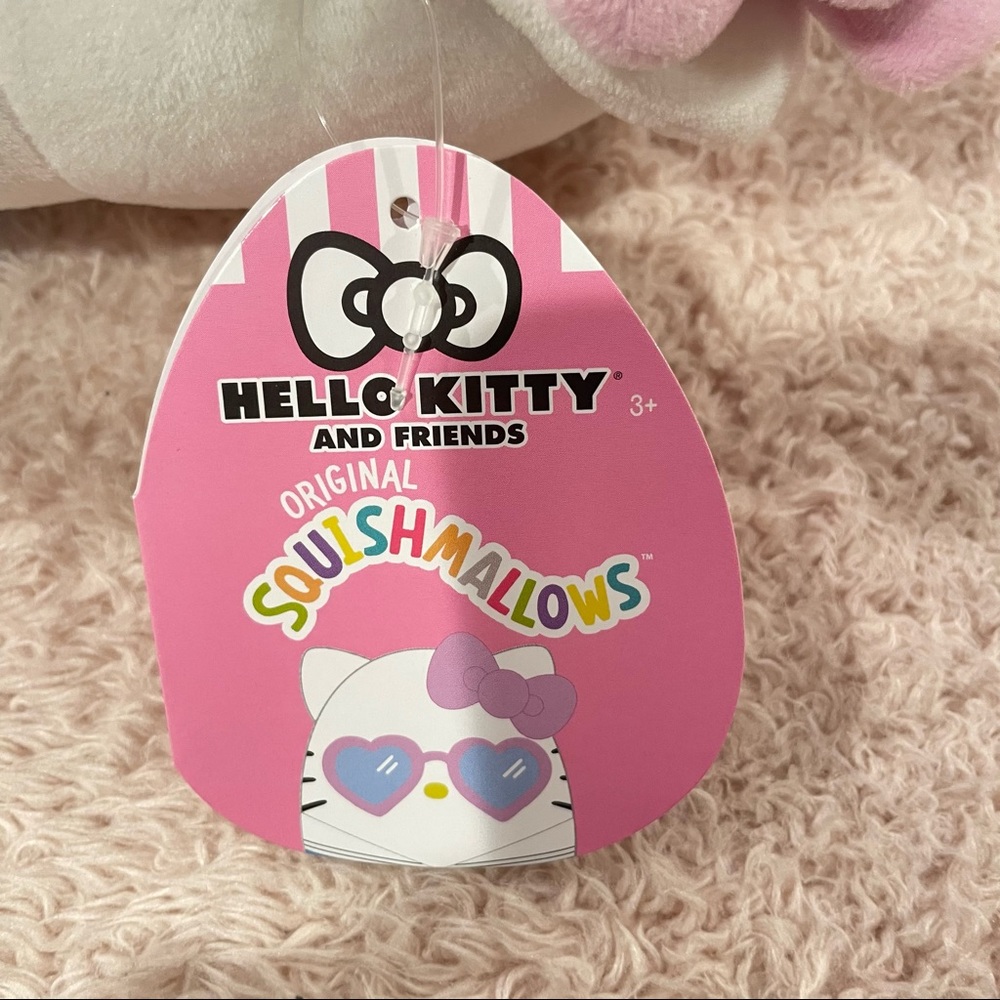 Hello Kitty Sailor Squishmallow - Picture 3 of 3